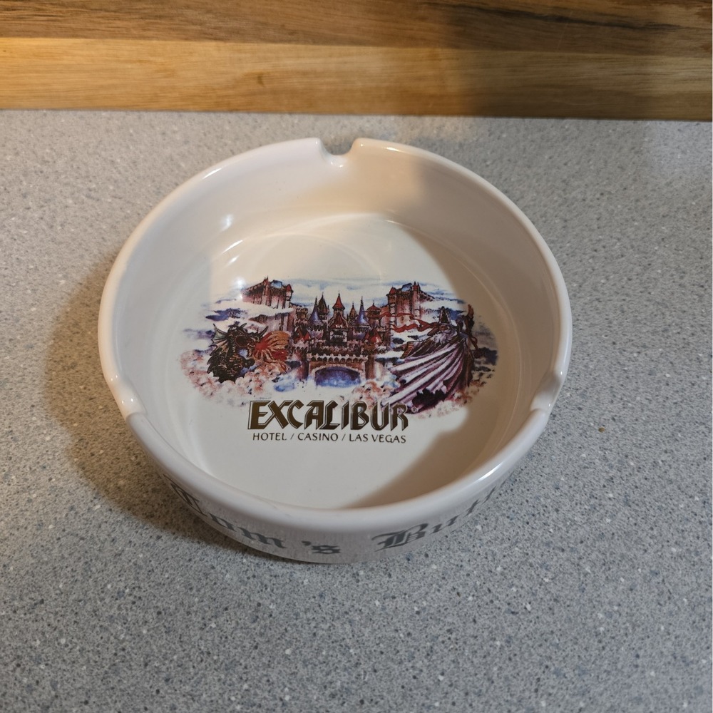 Vintage 90s Las Vegas Tom's Butts Personalized Ceramic Ashtray Excalibur  Knight